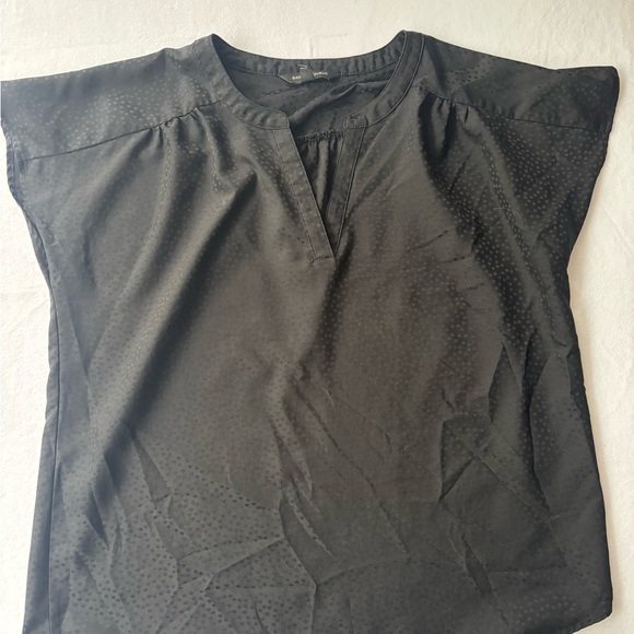 Banana Republic Tops - Banana Republic Black Blouse with Subtle Pattern size M